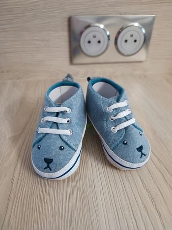 Paire de chaussures bébé 16/17