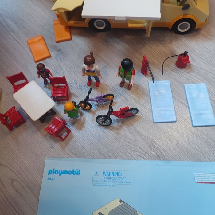 Playmobil 3647 camping car manque une fourchette - photo numéro 2