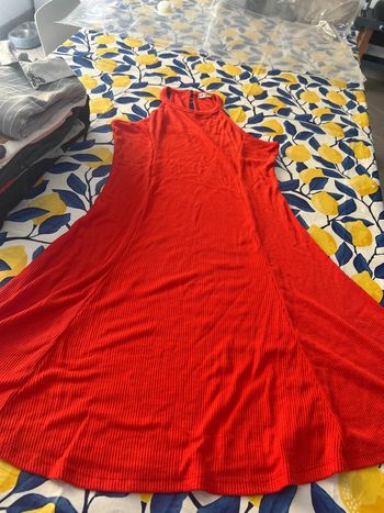Robe rouge patineuse