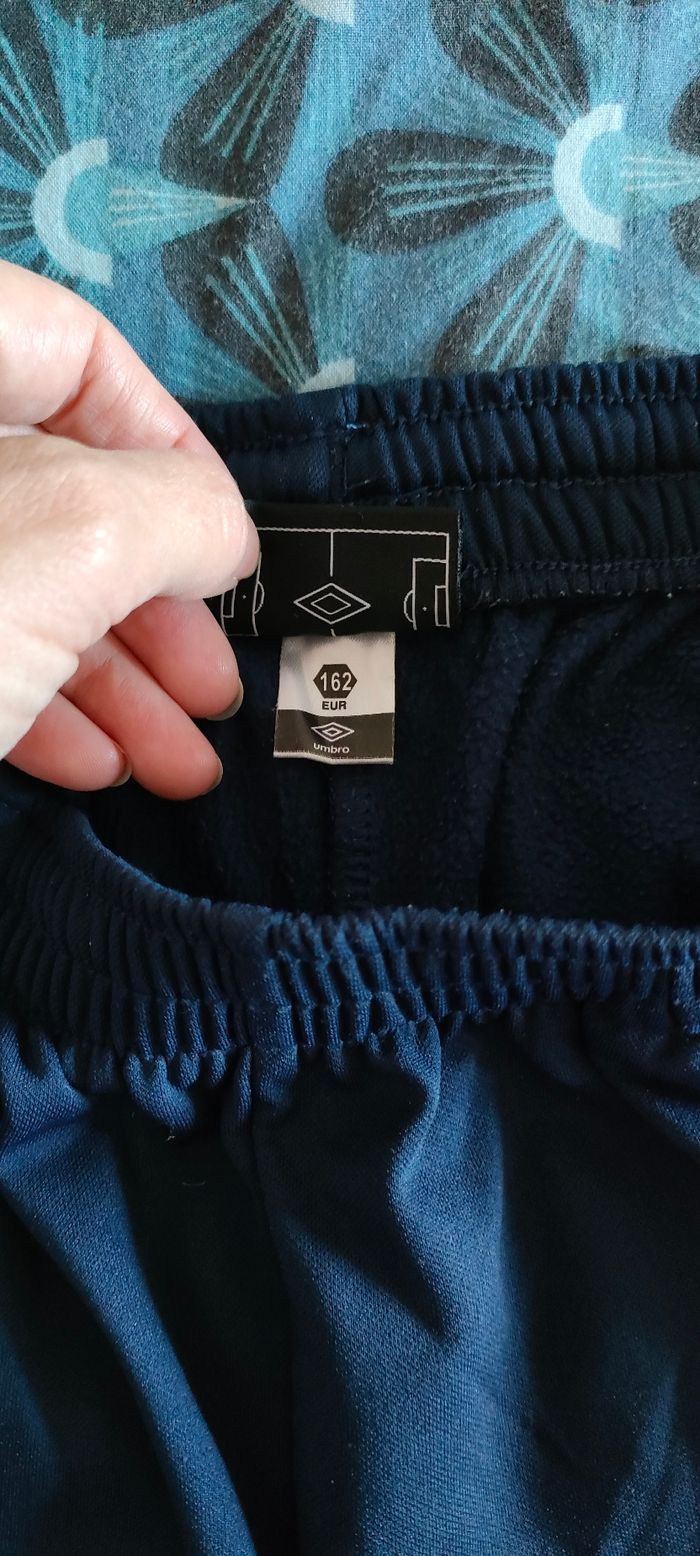 Jogging Umbro 14ans - photo numéro 4