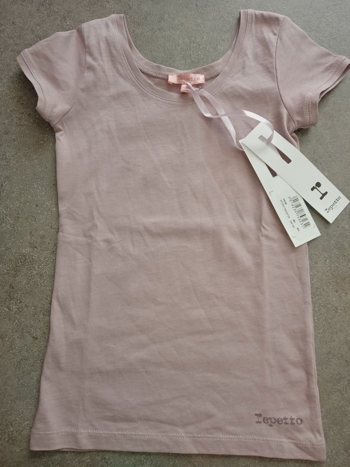 Tee-shirt Repetto motif dos 6 ans Neuf - photo numéro 2