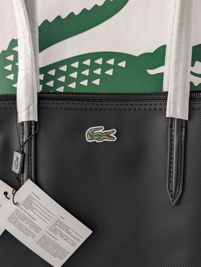 Vende magnifique sac Lacoste neuf de grand taille L avec étiquette - photo numéro 5