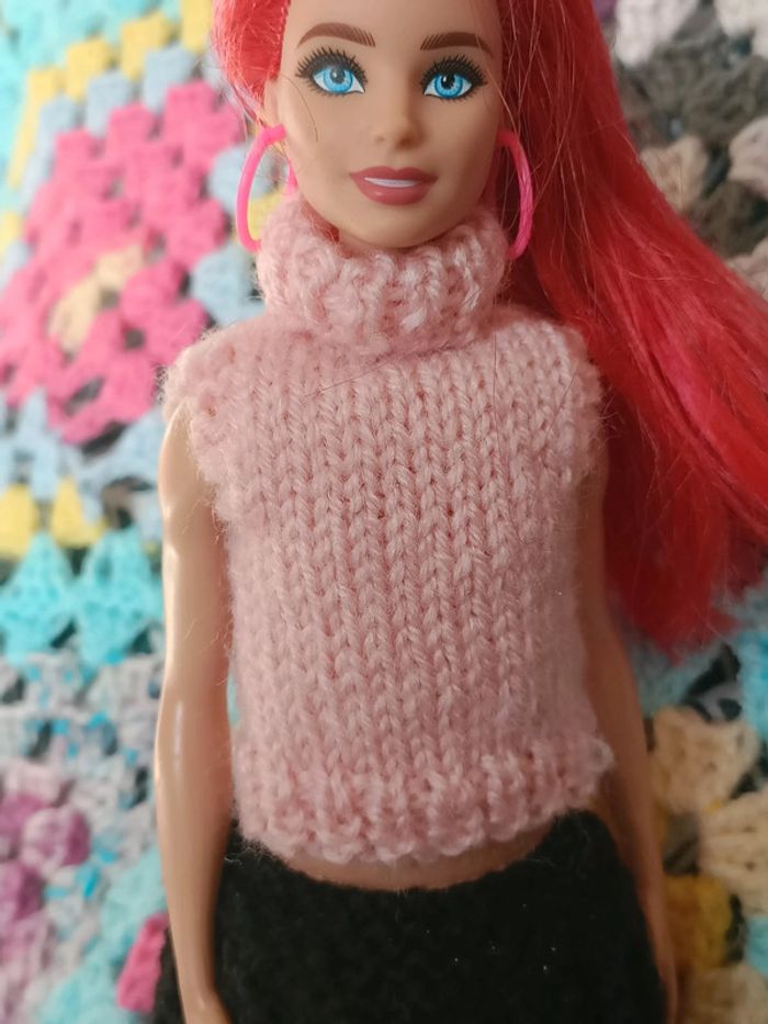 Tenue col roulé et jupe noire - photo numéro 2