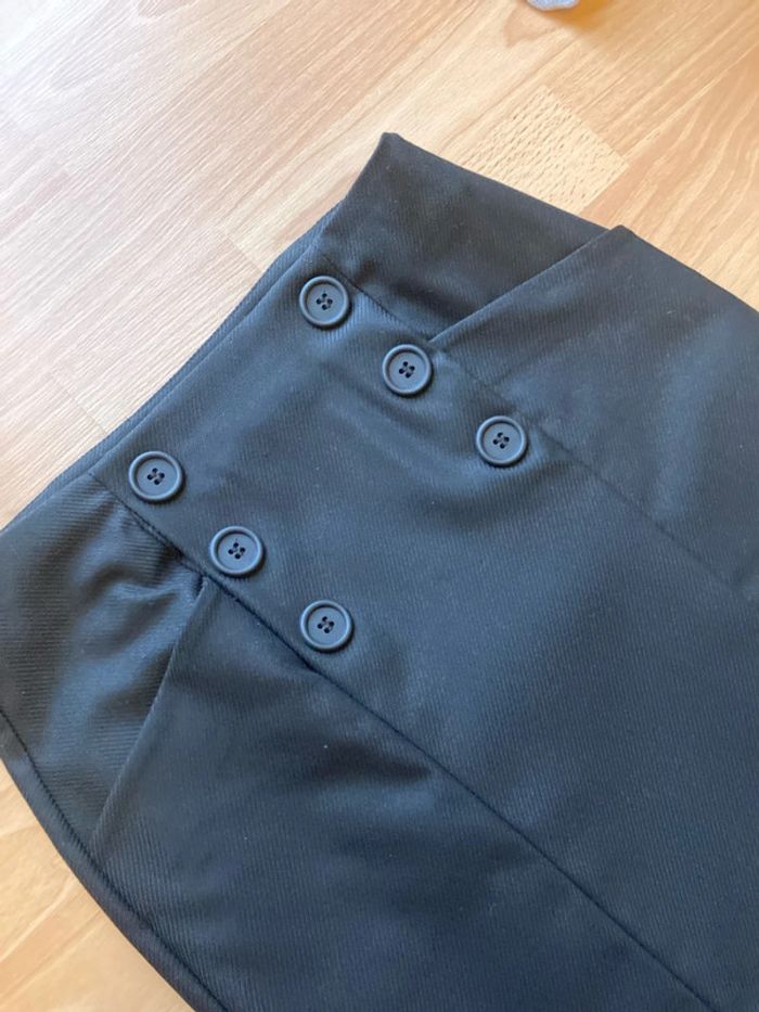 Jupe neuve - photo numéro 3