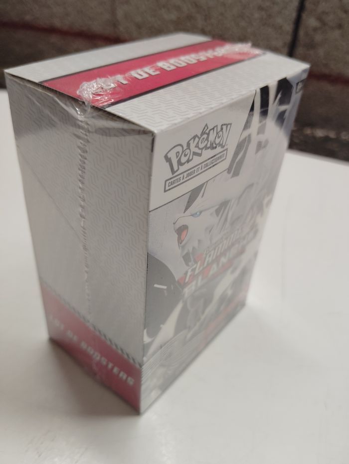 Pokemon bundle 6 boosters flamme blanche - photo numéro 2