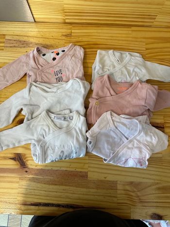 Lots de Bodies 1mois