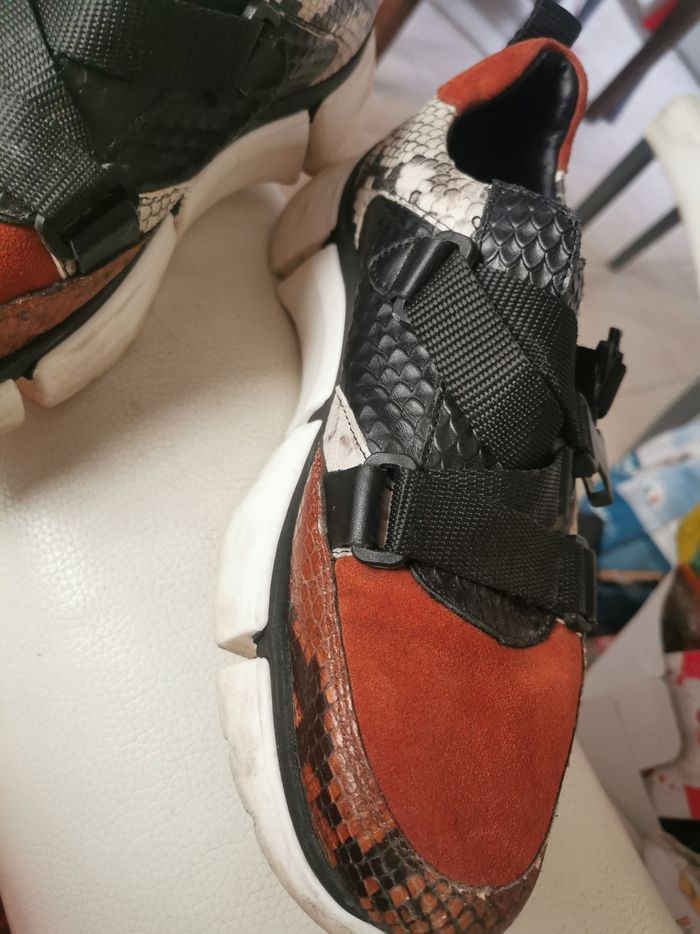 Belles sneakers cuir et cuir retourné p 41 originales - photo numéro 2