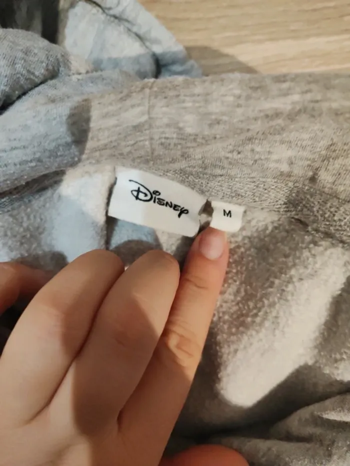 Sweat disney taille m - photo numéro 4