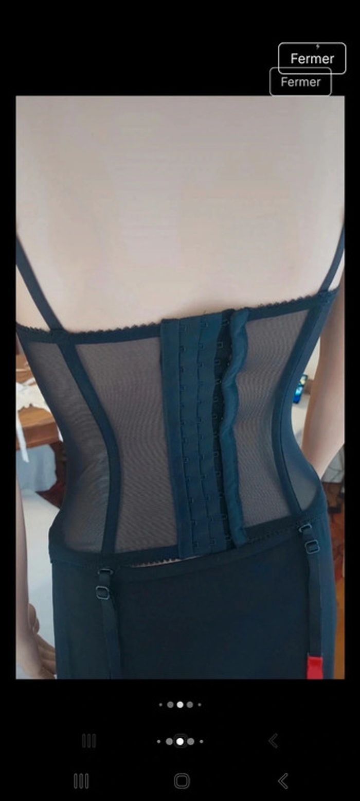 Corset guêpière rouge/noir La Senza fr 90C - photo numéro 12
