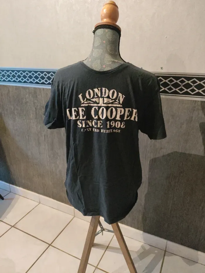 Tee shirt lee Cooper taille L dans étiquette de taille