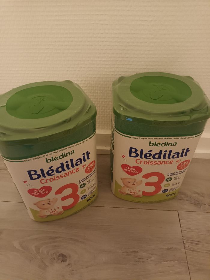 2 boîtes blédilait 3 ème âge