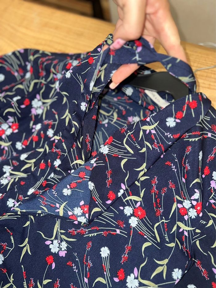 Blouse femme, taille S, marque Lovie & co automne hiver, bleu marine, fleuri. - photo numéro 4