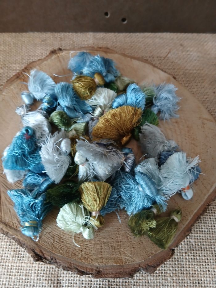 Lot de 50 glands pompons bleu vert