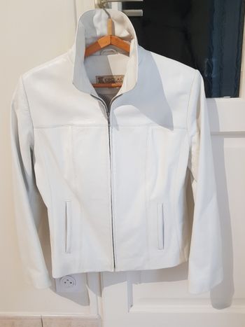 Veste cuir neuve.