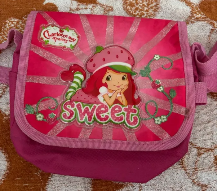 Sac charlotte aux fraises