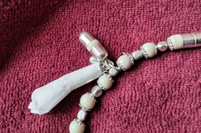 Collier long 41 cm . Perles gris vert. - photo numéro 7