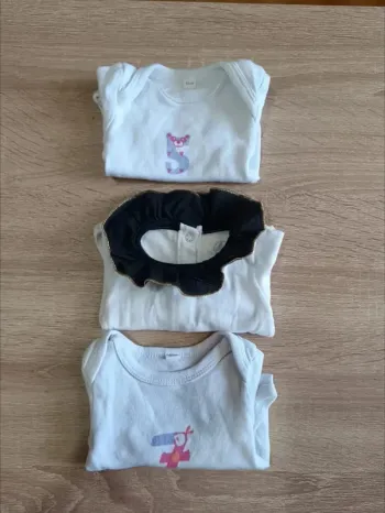 C44 Lot bodies 1 mois