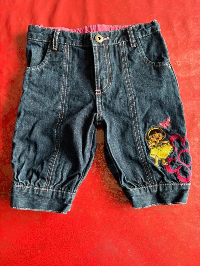 Lot été 4 ans: pantacourt dora, 2 shorts et 2 tee shirts - photo numéro 2