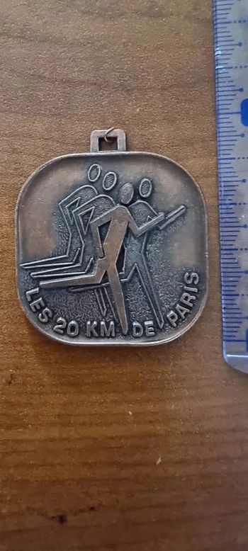 Médaille sportive 20 km de Paris 1983
