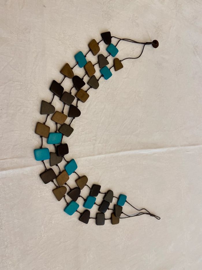 Collier trois rangs en perles de bois plates tons bruns et turquoise neuf - photo numéro 4