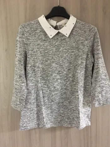 Top gris manche 3/4 avec joli col T.S