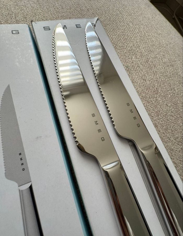 Lot de 8 couteaux à steak en acier inoxydable SMEG - photo numéro 2