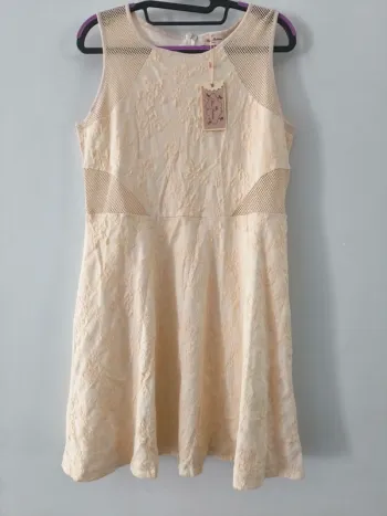Robe crème Miss Patina London – Taille L – Neuve avec étiquette