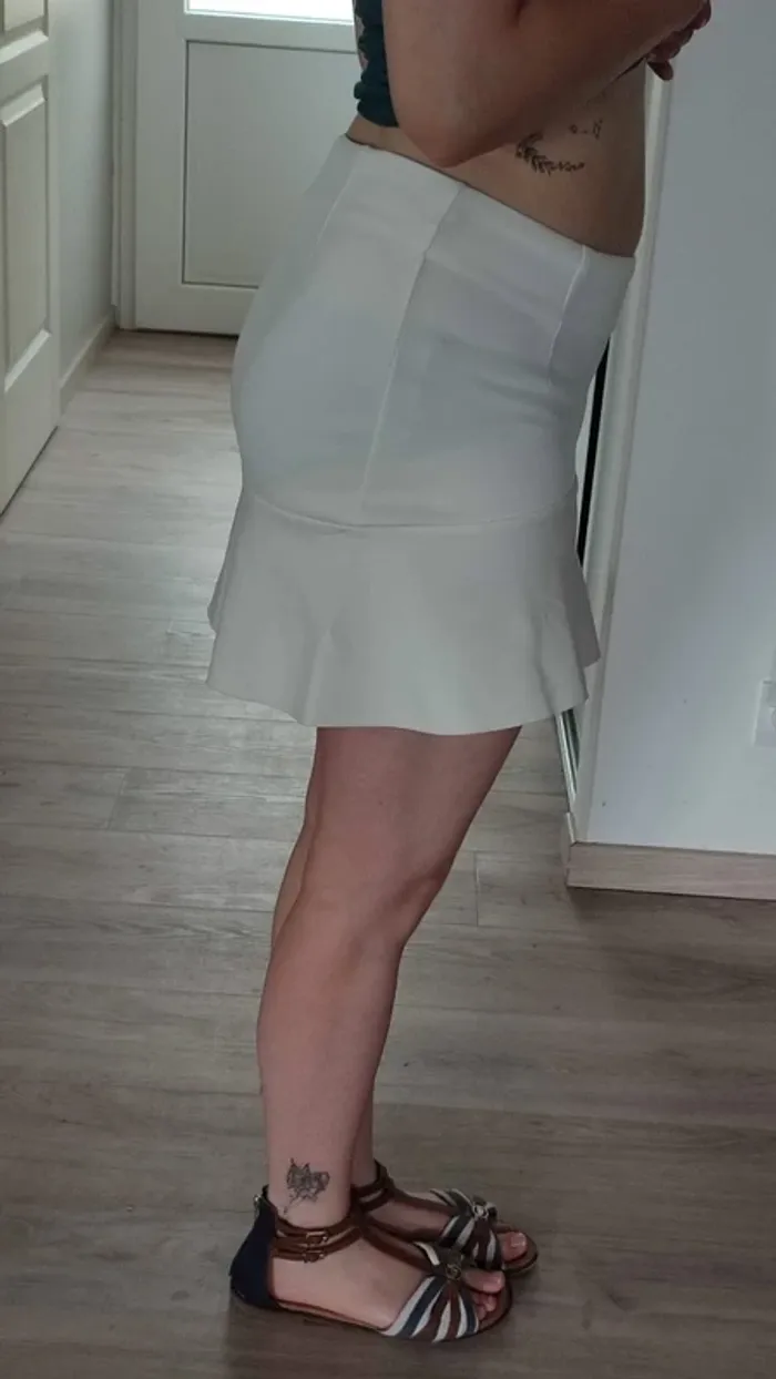Mini jupe blanche - photo numéro 3