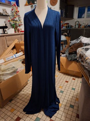 (Y)Gilet long bleu marine femme neuf taille 42 marque halara prix 10 euro