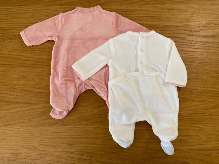 Kiabi Lot de 2 pyjamas Grenouillères rose/blanc Taille Naissance - photo numéro 6