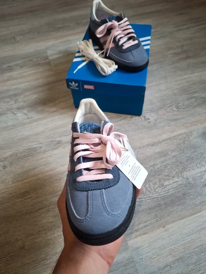 Adidas Spezial Marvel Taille 36 Neuve - photo numéro 2