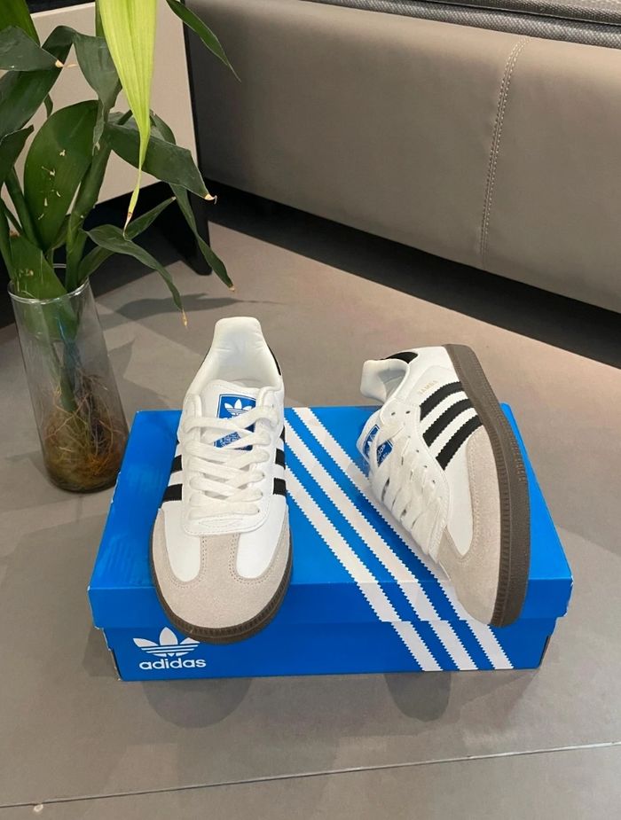 Nouveau Adidas Originais Samba Noir et Blanc - Taille 39 - photo numéro 5