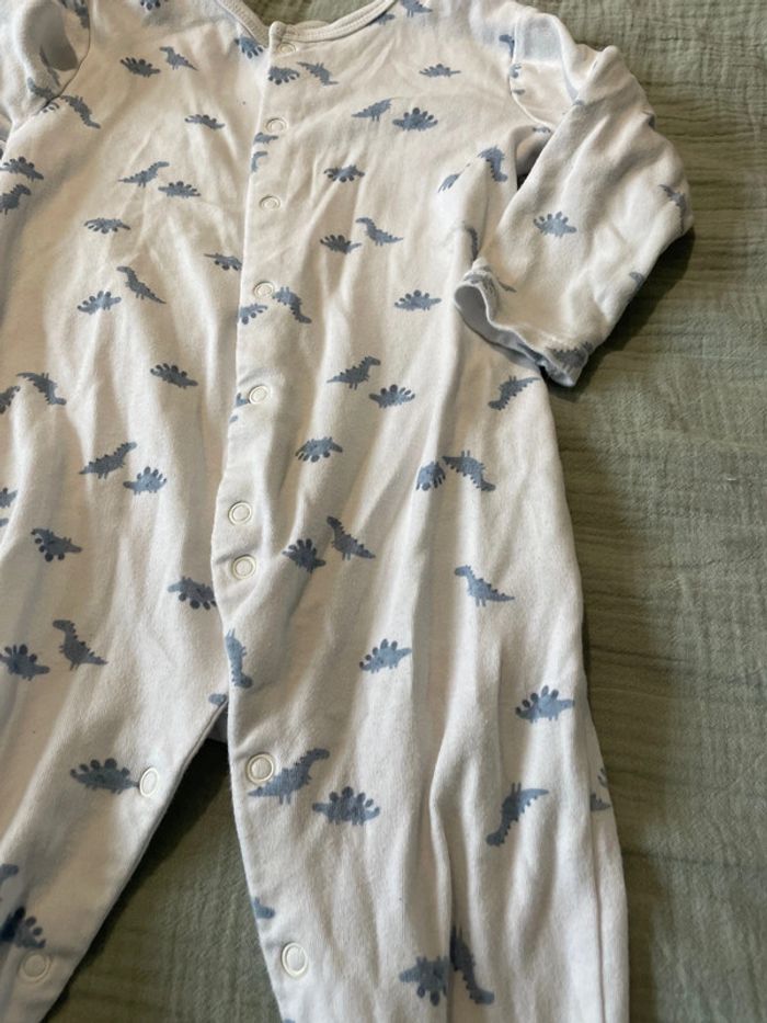 Pyjama dinosaure - photo numéro 2