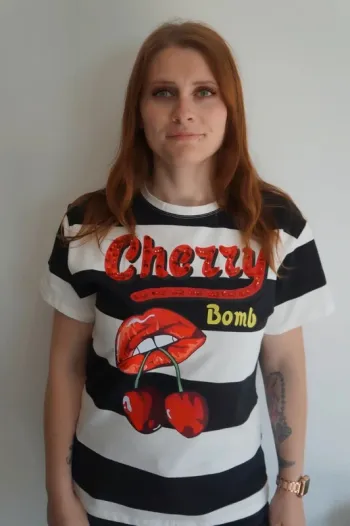 T shirt cherry