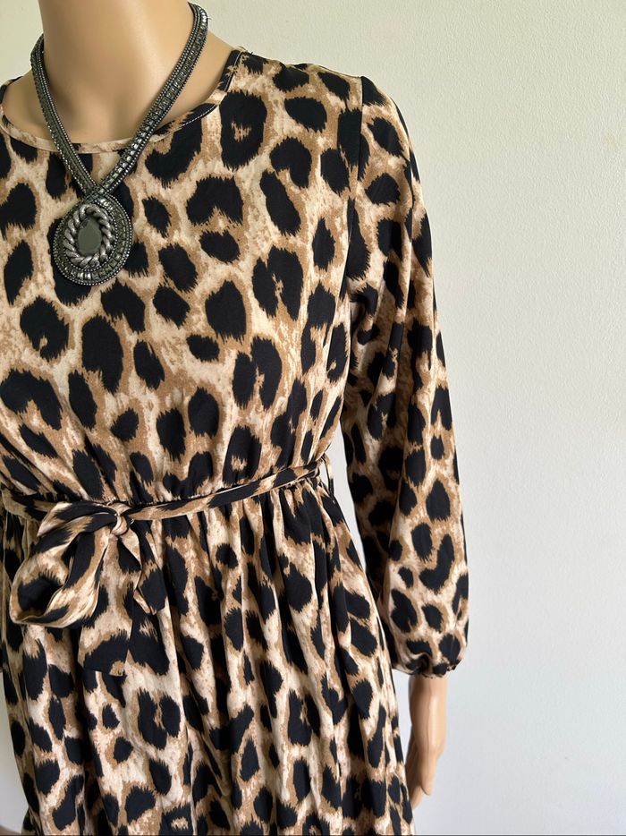 Robe léopard à manches longues Shein taille 36 TBE - photo numéro 4