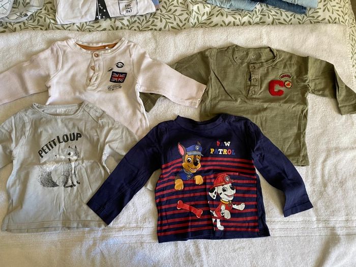 Lot de vêtements en 12 mois - photo numéro 3