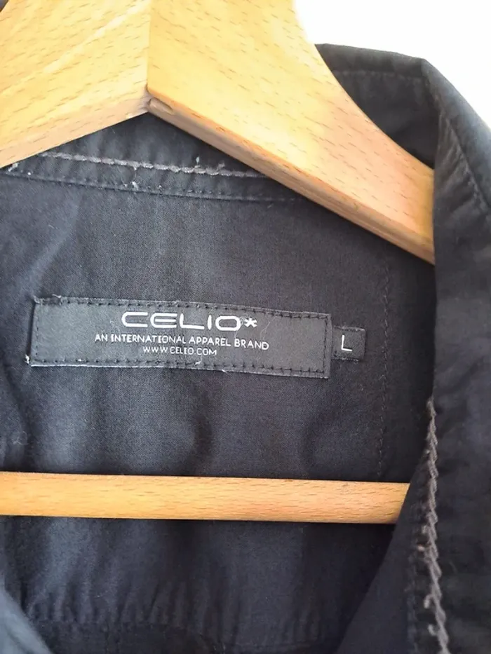 Chemise homme noire Celio L tbe matière qui prend facilement les poils - photo numéro 6
