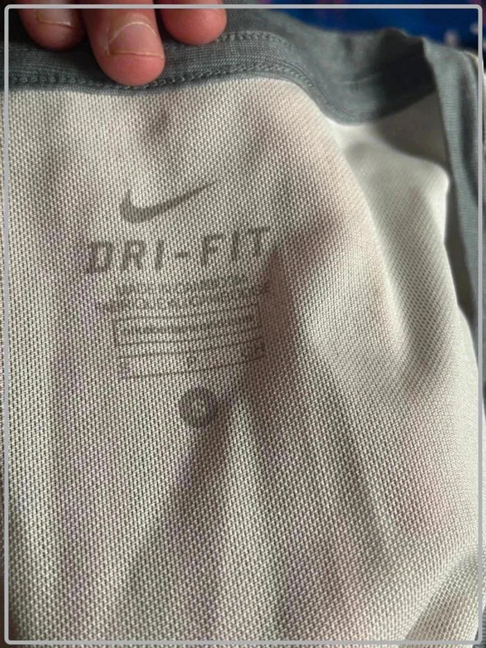 Top semi transparent taille 36 marque Nike - photo numéro 4