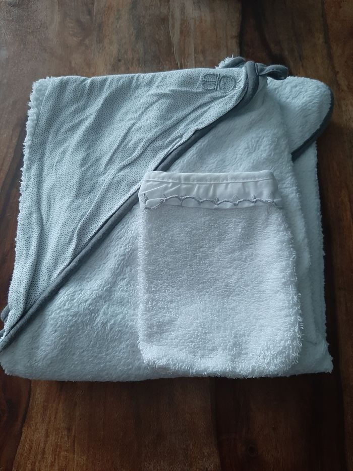 Lot serviette de toilette et gant pour enfant