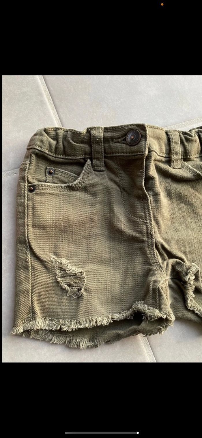 Short en jean armé Kiabi 24 mois Neuf - photo numéro 2