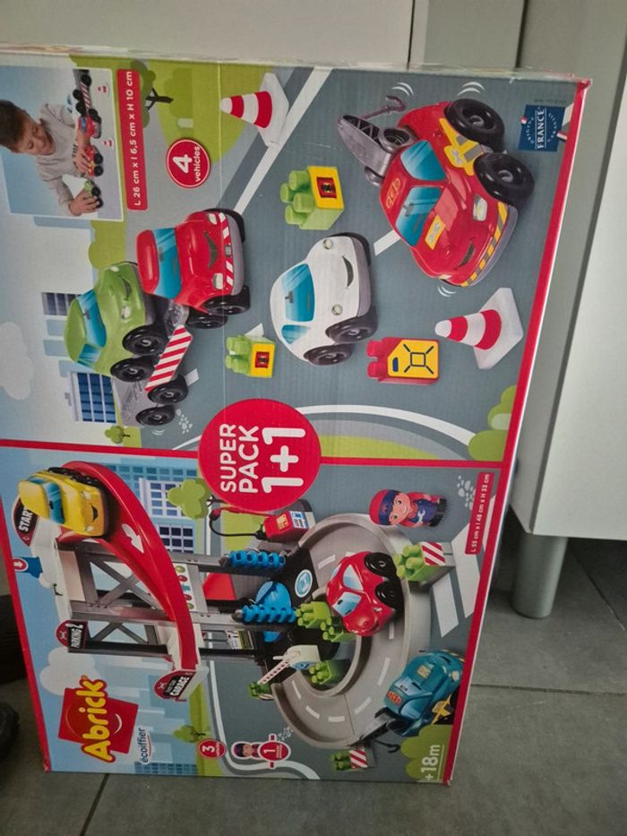 Pack de Garage avec Camion remorque Abrick, Comprend 7 Voitures, - photo numéro 3