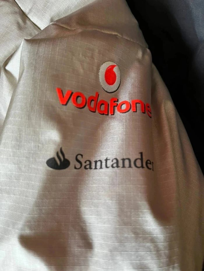 Veste Vodafone McLaren Mercedes F1 Team Taille S pour femme - photo numéro 8