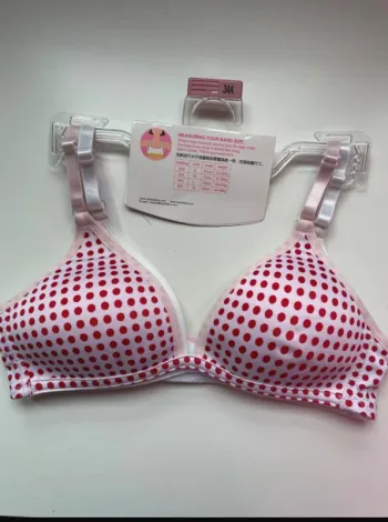 2 soutien-gorge sans armatures 65/70A pour adolescente ou 12/14 ans