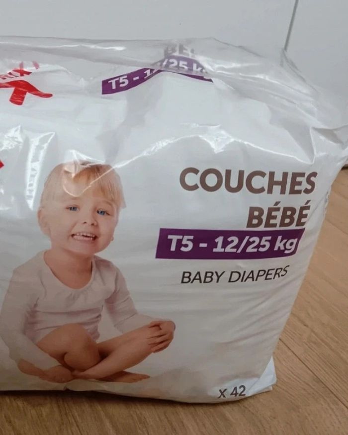 Couches taille 5 - 12/ 25KG
