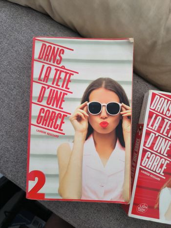 Livre dans la tête d'une garce