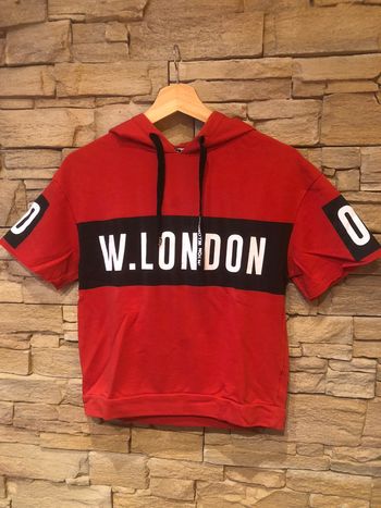 Pull à capuche manches courtes taille S