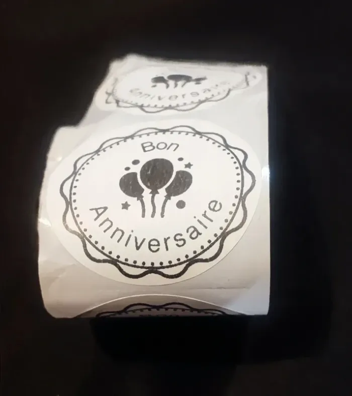 Lot de 20 étiquettes autocollantes “Bon Anniversaire” rondes 50×50 mm