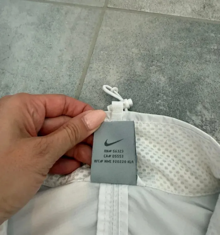 Veste de sport Nike Clima fit femme blanche logo brodé taille M - photo numéro 9