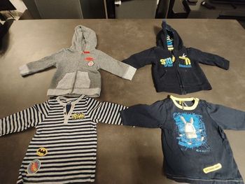 Lot de 2 gilets et 2 t-shirts manches longues Orchestra garçon – Taille 6 mois – Très bon état