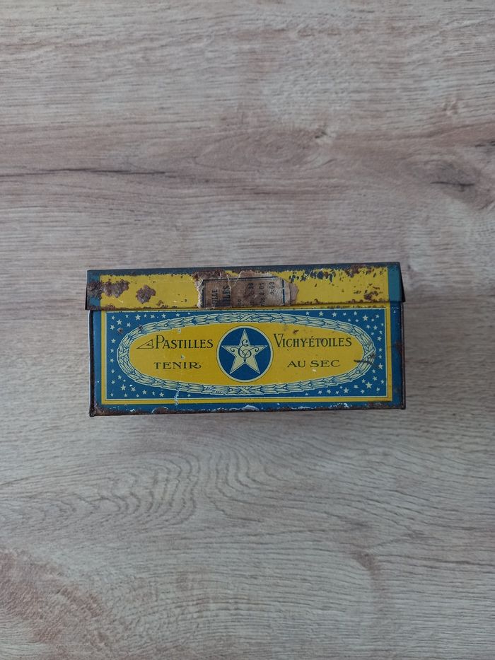 Boite ancienne en métal " Vichy Étoiles " - photo numéro 2